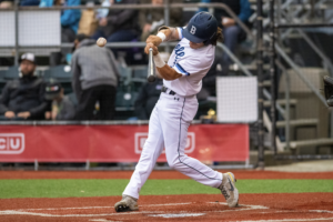 Bells Edge Out AppleSox to Win Fifth Straight