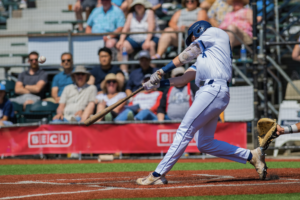 Amundson Extends Hit Streak to Nine in Loss to Riverhawks